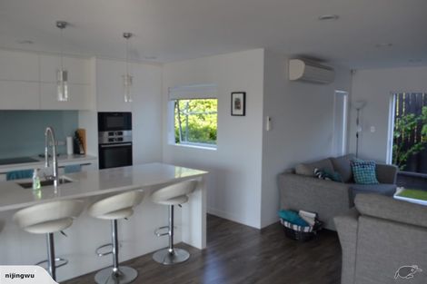 Photo of property in 17a Hauraki Crescent, Pinehill, Auckland, 0632