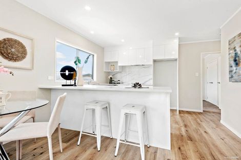 Photo of property in 127 Brian Crescent, Stanmore Bay, Whangaparaoa, 0932