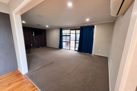Photo of property in 5 Skerten Avenue, Hornby, Christchurch, 8042