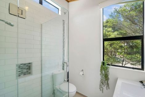 Photo of property in 1/55 James Evans Drive, Northcote, Auckland, 0627