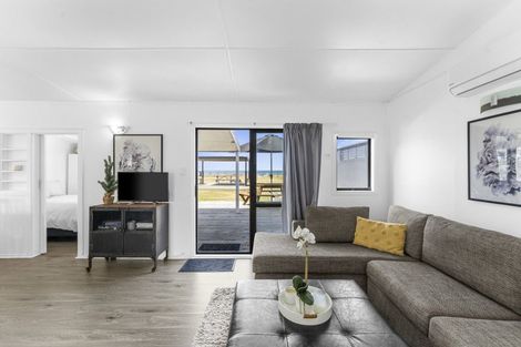 Photo of property in 95 Pukehina Parade, Pukehina, Te Puke, 3189