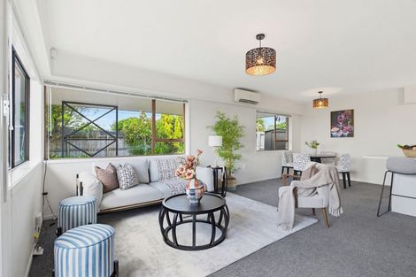 Photo of property in 1 Pleasant Road, Glen Eden, Auckland, 0602