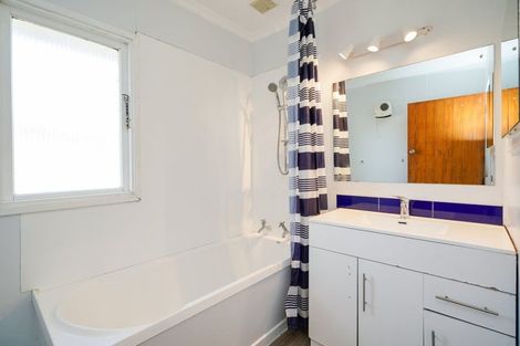 Photo of property in 16 Adamson Crescent, Glengarry, Invercargill, 9810