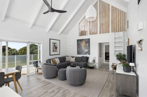 Photo of property in 11 Palm Parade, Riversdale Beach, Masterton, 5872