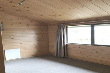 Photo of property in 8a Riverstone Drive, Riverstone Terraces, Upper Hutt, 5018