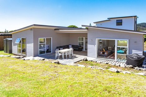Photo of property in 5 Ross Place, Whiritoa, Whangamata, 3691