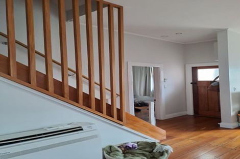 Photo of property in 27 Maida Vale Road, Roseneath, Wellington, 6011