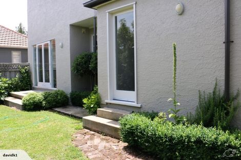 Photo of property in 35 Garreg Road, Fendalton, Christchurch, 8052