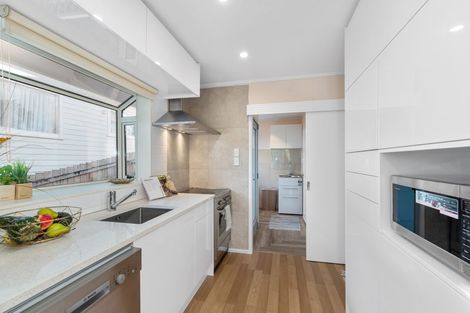 Photo of property in 43 Lynden Avenue, Hillcrest, Auckland, 0627