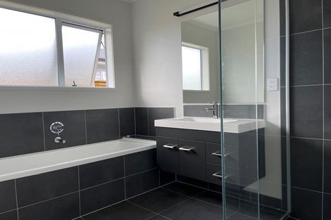 Photo of property in 28 Nellie Drive, Kumeu, 0810