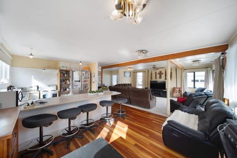 Photo of property in 11 Citril Place, Red Hill, Papakura, 2110