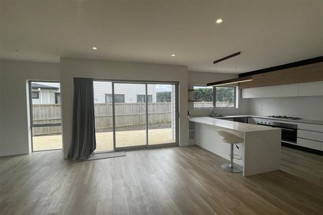 Photo of property in 10 Fort Lincoln Loop, Karaka, Papakura, 2113