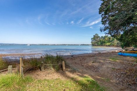 Photo of property in 32 Rosecamp Road, Beach Haven, Auckland, 0626