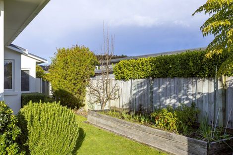 Photo of property in 25 Magnolia Rise, Waipahihi, Taupo, 3330