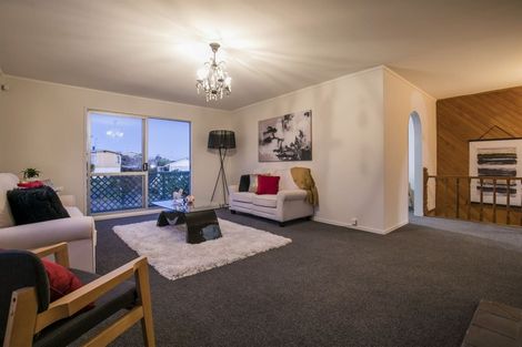 Photo of property in 37 Vina Place, Massey, Auckland, 0614