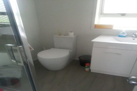 Photo of property in 76 Manuka Road, Glenfield, Auckland, 0629