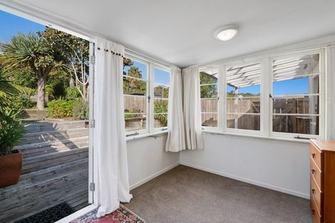 Photo of property in 43 Surf Road, Stanmore Bay, Whangaparaoa, 0932