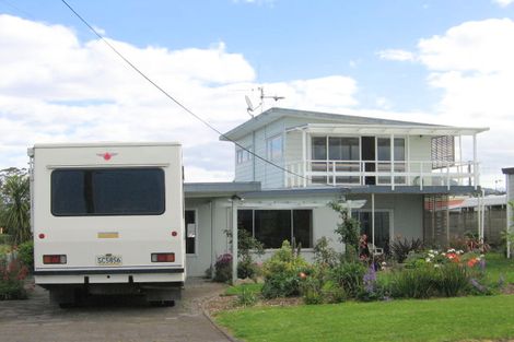 Photo of property in 35 Roretana Drive, Athenree, Katikati, 3177