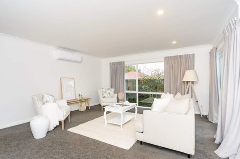 Photo of property in 2b Alton Place, Hokowhitu, Palmerston North, 4410