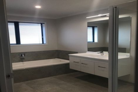 Photo of property in 5 Gibboney Place, Pokeno, 2402