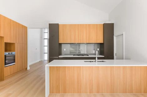 Photo of property in 22 Lorikeet Place, Unsworth Heights, Auckland, 0632