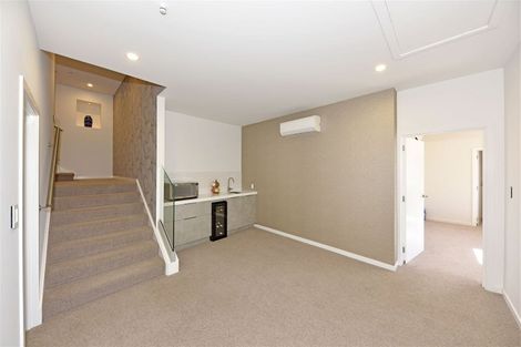 Photo of property in 2 Challenger Lane, Redcliffs, Christchurch, 8081