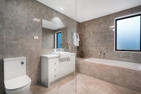 Photo of property in 11 Karokaro Road, Takanini, 2112