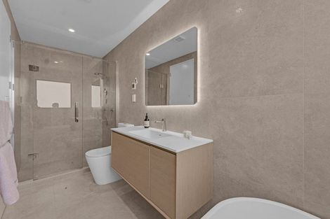 Photo of property in 2 Irwin Lane, Windsor Park, 0632