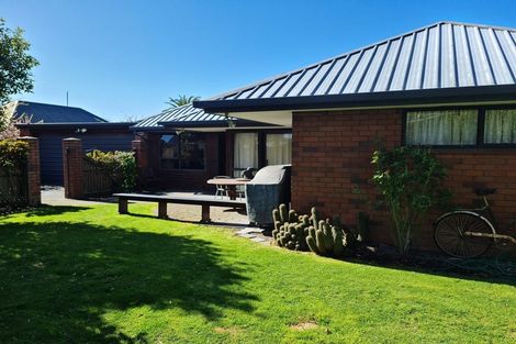 Photo of property in 1/8 Nortons Road, Avonhead, Christchurch, 8042