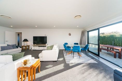 Photo of property in 5 Waimarama Court, Roslyn, Palmerston North, 4414