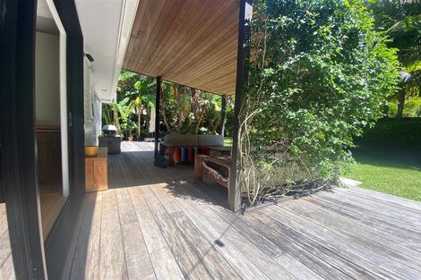 Photo of property in 153 Laingholm Drive, Laingholm, Auckland, 0604