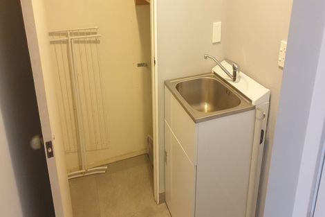 Photo of property in 2/21 Contessa Drive, Glenfield, Auckland, 0629