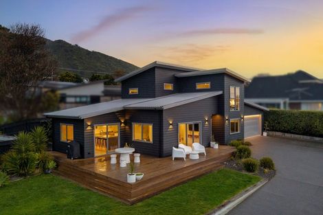 Photo of property in 35 Matenga Street, Waikanae, 5036