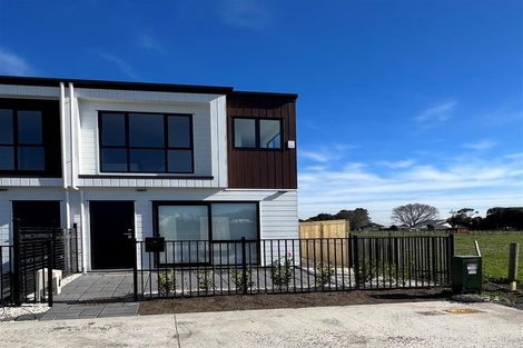 Photo of property in 1 Aramata Road, Papakura, 2110