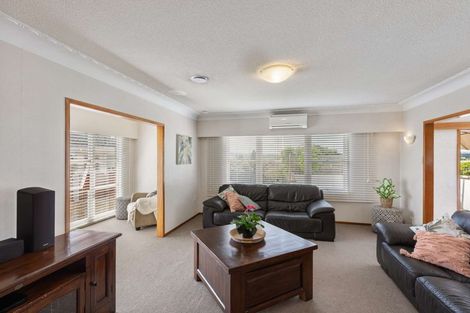 Photo of property in 12 Norfolk Rise, Waiuku, 2123