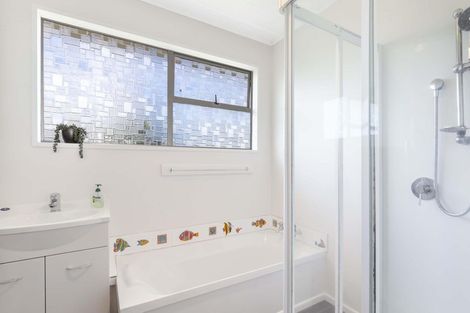 Photo of property in 11 Kotipu Place, Pukerua Bay, 5026