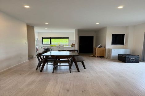Photo of property in 31b Crestview Rise, Papakura, 2110