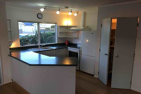 Photo of property in 1 Macalister Place, Miramar, Wellington, 6022