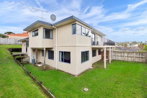 Photo of property in 10 San Pedro Place, Henderson, Auckland, 0612