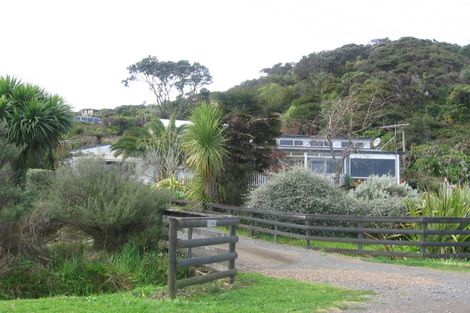 Photo of property in 1990 Long Bay Road, Coromandel, 3581
