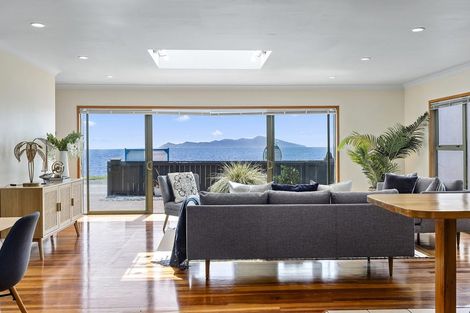 Photo of property in 10 Ocean Parade, Pukerua Bay, 5026