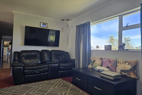 Photo of property in 28 Leeton Drive, Waipukurau, 4200