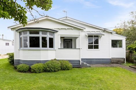 Photo of property in 11 Richmond Road, Clive, Hastings, 4180