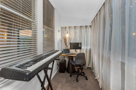 Photo of property in 9 Lake Terrace Road, Burwood, Christchurch, 8061