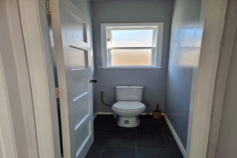 Photo of property in 9 Waiohua Road, Greenlane, Auckland, 1061