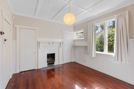 Photo of property in 176 Huatoki Street, Upper Vogeltown, New Plymouth, 4310