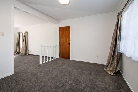Photo of property in 17 Ti Nana Crescent, Henderson, Auckland, 0610