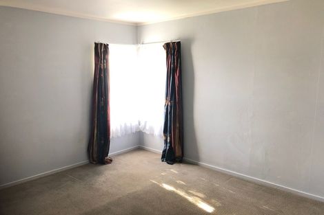 Photo of property in 1/11 Ballater Place, Highland Park, Auckland, 2010