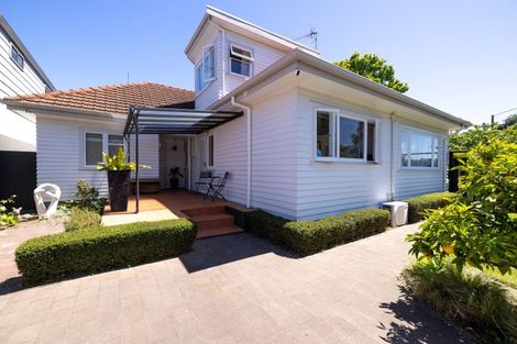 Photo of property in 1 Douglas Mclean Avenue, Marewa, Napier, 4110