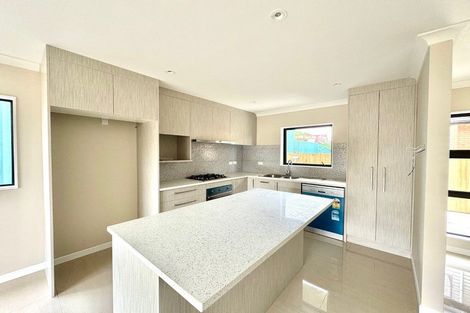 Photo of property in 8b Kelvyn Grove, Hillpark, Auckland, 2102